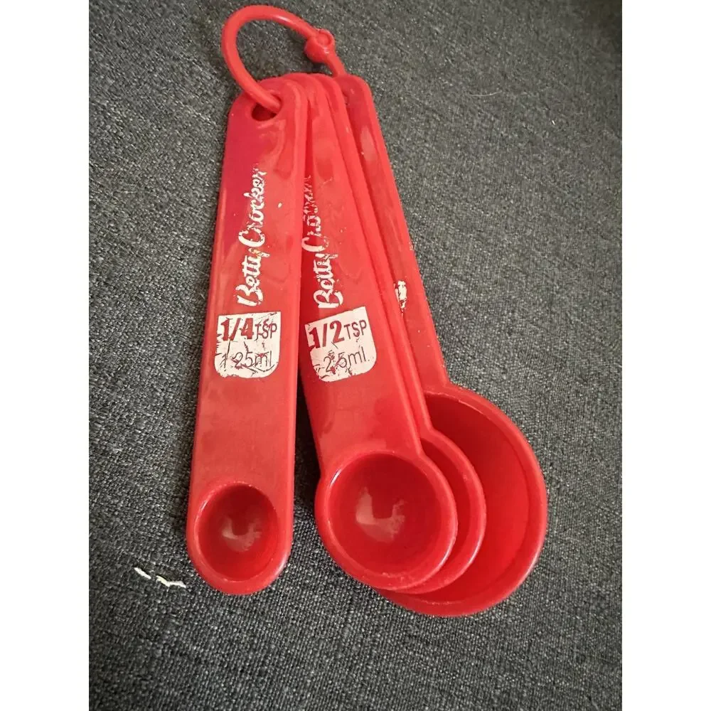 Kitchen Measuring Spoon Lot Betty Crocker Red Aqua Spoons Ceramic Mug Bundle